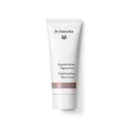 DR. HAUSCHKA REGENERIERENDE TAGESCREME TEINT 40ml
